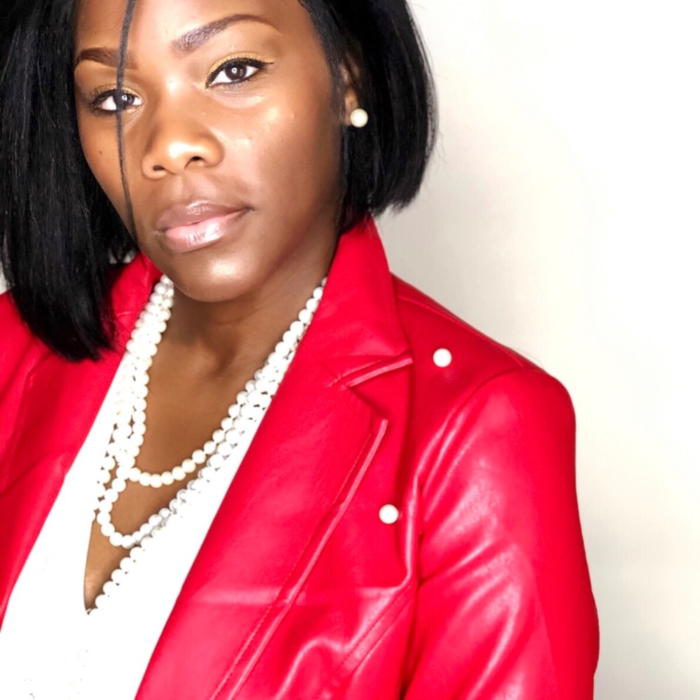 Meet your Posher, Sinaya
